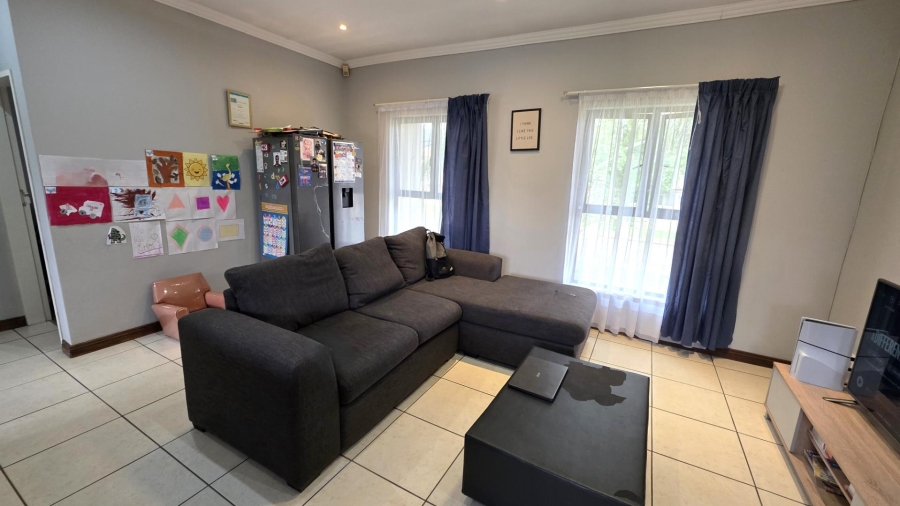 To Let 2 Bedroom Property for Rent in Melodie North West
